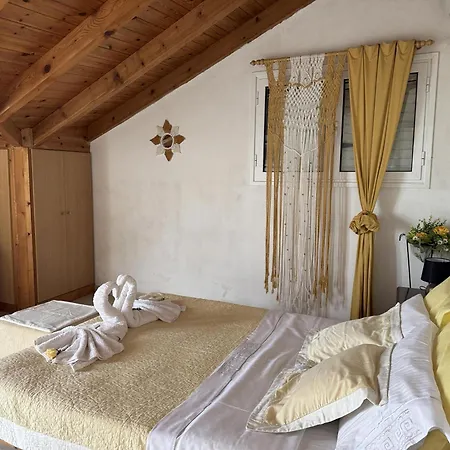 Appartamento Filoxenia 6 Kómboi